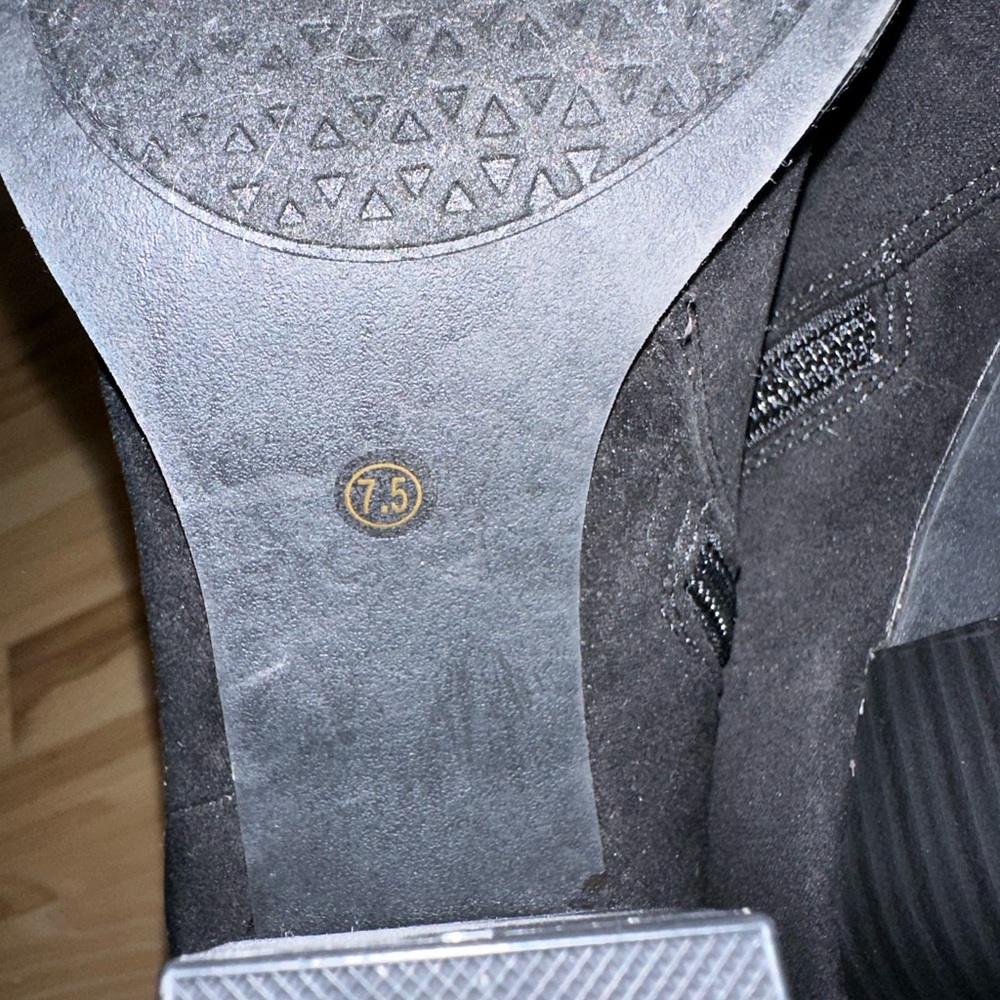 Lulus booties - Picture 6 of 8